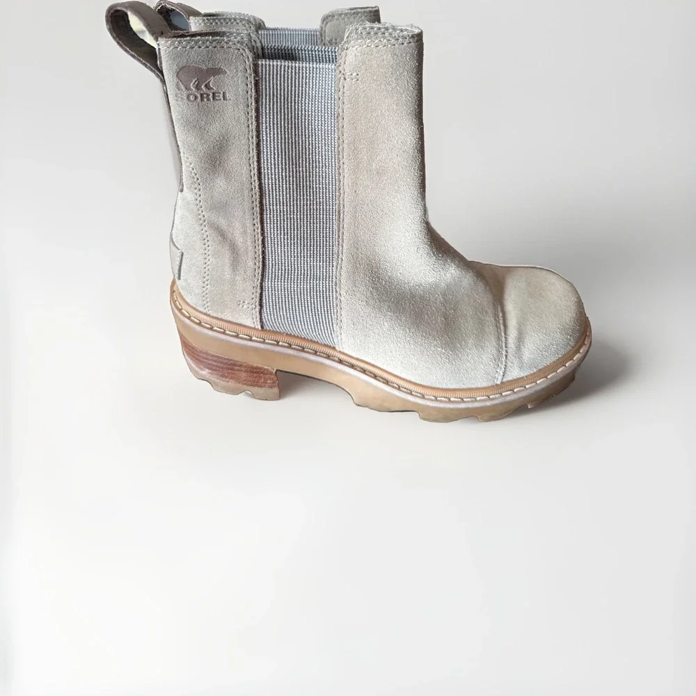 Sorel Women's Beige Round Toe Cushioned Pull On Sz 9 Super Clean!